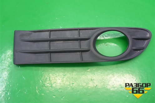 Накладка ПТФ правая (30744920) для Volvo S40 с 2004-2012г