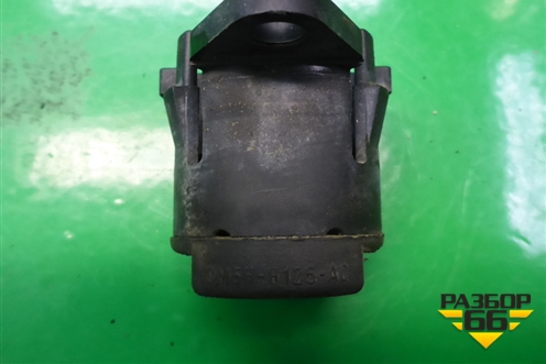 Кронштейн радиатора верхний (3M5H8125AC) для Volvo S40 с 2004-2012г