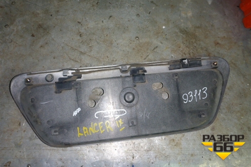 Накладка крышки багажника (MR379016) для Mitsubishi Lancer-9  с 2003-2008г