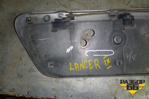 Накладка крышки багажника (MR379016) для Mitsubishi Lancer-9  с 2003-2008г