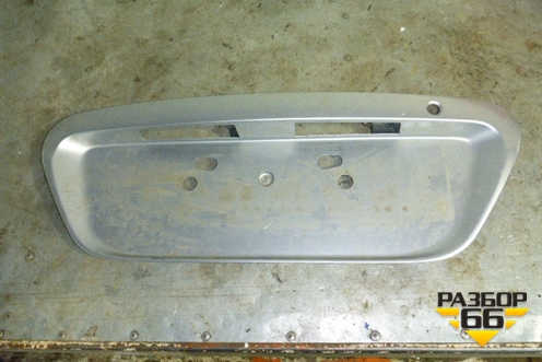 Накладка крышки багажника (MR379016) для Mitsubishi Lancer-9  с 2003-2008г