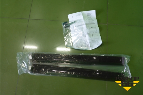 Ветровики (задние новые) (1T0072194HU3) для Volkswagen Touran с 2010-2016г