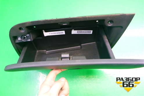 Бардачок (1P1857103A) для Seat Leon с 2005-2013г