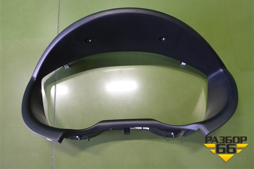 Накладка на щиток приборов (новая) (848301J0009P) для Hyundai i20 с 2008г