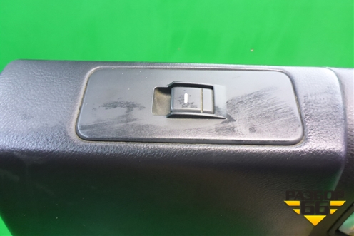 Обшивка двери задней правой под электрику (DDC500081) для Land Rover Discovery 3 с 2004-2009г