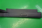 Накладка порога внутренняя правая (EMH500160) для Land Rover Discovery 3 с 2004-2009г
