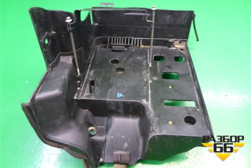 Площадка под аккумулятор (правая) (DWM500042 DWM500021) для Land Rover Discovery 3 с 2004-2009г