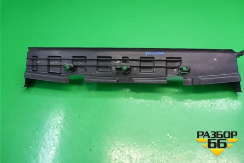 Дефлектор радиатора верхний (DXJ500100) для Land Rover Discovery 3 с 2004-2009г