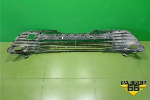 Решетка в передний бампер центральная (до 2020г) (5311333110) для Toyota Camry V70 с 2017г (Камри)