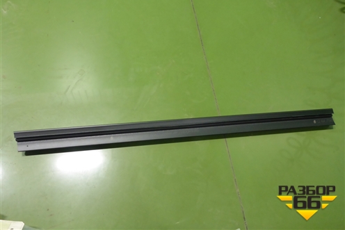 Уплотнитель стекла двери задней левой (новый) (3T5839479) для Skoda Superb с 2008-2015г