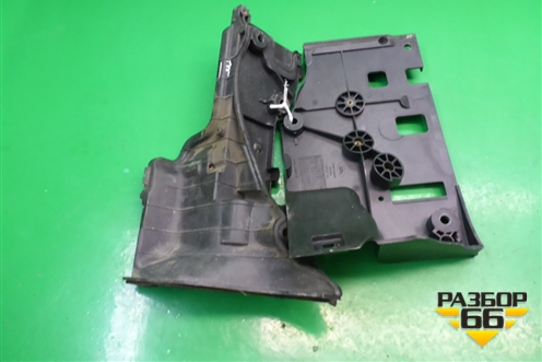 Площадка под аккумулятор (левая) (DWM500052 DWM500031) для Land Rover Discovery 3 с 2004-2009г