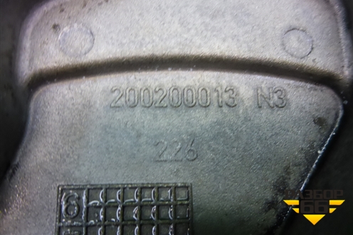 Крышка коленвала задняя (2.7л 276DT) (4R8Q6K301AA) для Land Rover Discovery 3 с 2004-2009г