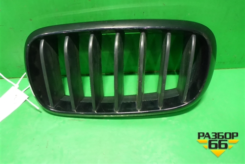 Решетка радиатора левая (7316075) для BMW X5 F15 с 2013г