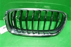 Решетка радиатора левая (8748013) для BMW 3-серия F30/F31 с 2011г