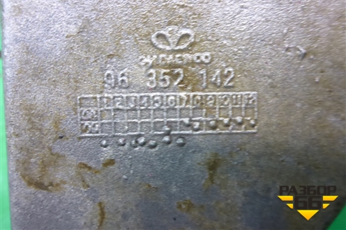 Кронштейн генератора (нижний 1.6л F16D3) (96352142) для Chevrolet Cruze c 2009-2015г