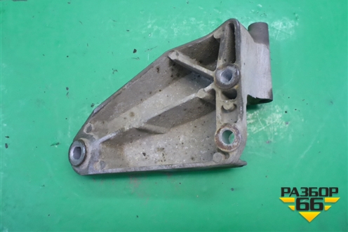 Кронштейн генератора (нижний 1.6л F16D3) (96352142) для Chevrolet Cruze c 2009-2015г