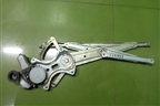 Стеклоподъёмник электрический передний правый (8571060320) для Toyota Land Cruiser (200) с 2008г