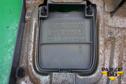 Накладка на торпедо (под рулём) для Ford Focus 1 с 1998-2004г