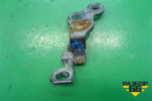 Петля двери передней левой нижняя (XS4AA22801AB) для Ford Focus 1 с 1998-2004г