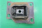 Опора КПП левая (АКПП 2.0л) (3S417M121AA) для Ford Focus 1 с 1998-2004г