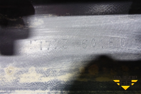 Накладка на порог наружная правая на подножку (5177360160) для Toyota Land Cruiser (200) с 2008г
