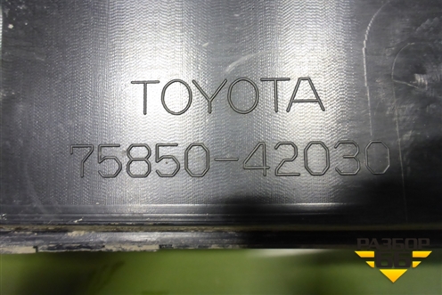 Накладка на порог наружная правая (7585042030) для Toyota Rav-4 с 2018г