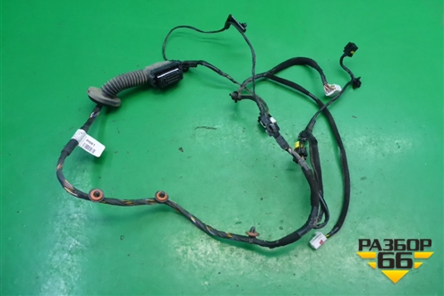 Проводка двери передней правой (916104L061) для Hyundai Solaris с 2010-2016г