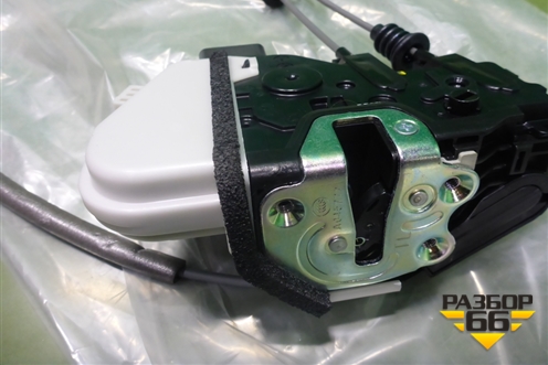Замок двери задней левой (новый) (814102W010) для Hyundai Santa Fe с 2012г