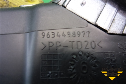 Дефлектор воздушный правый (9634498977) для Peugeot 307 с 2001-2007г
