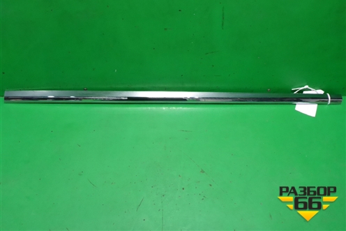 Накладка двери передней правой (51137364352) для BMW 7-серия G11/G12 с 2015г