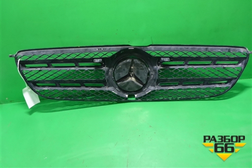 Решетка радиатора (A1668880460) для Mercedes Benz GL-Klass X166 с 2012г