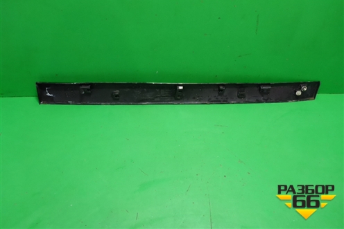 Накладка двери передней левой (51137352091) для BMW X1 F48 с 2014г