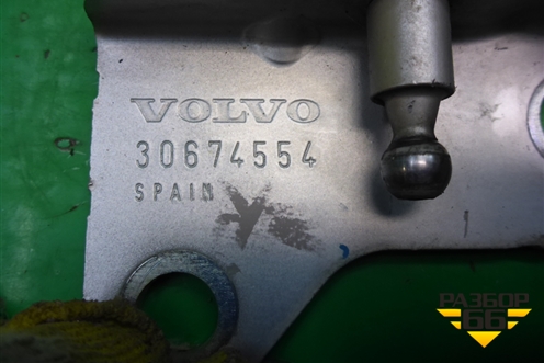 Петля крышки багажника правая (30674554) для Volvo S40 с 2004-2012г
