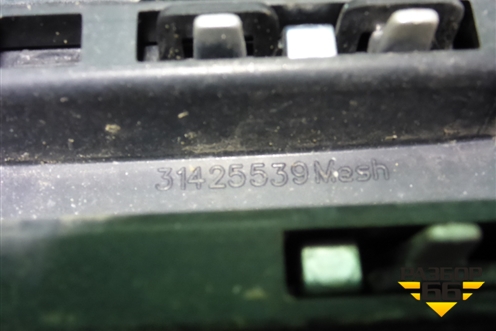 Решетка радиатора (не под камеру) (31425535) для Volvo XC60 с 2017г