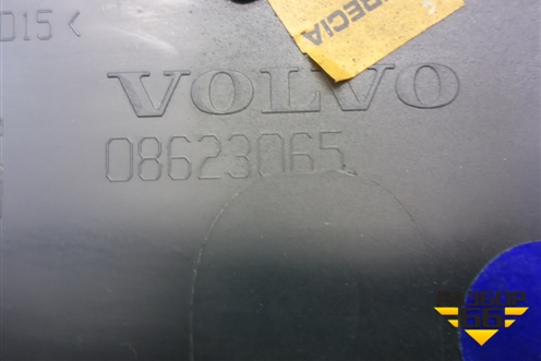 Накладка на торпедо (под рулём) (08623065) для Volvo S40 с 2004-2012г