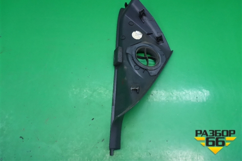 Накладка на торпедо (боковая правая) (30672383) для Volvo S40 с 2004-2012г