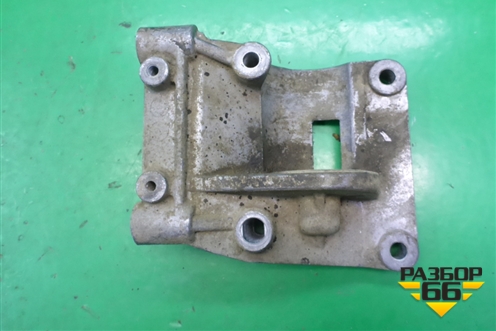 Кронштейн генератора (2.4л B5244S) (8692808) для Volvo S40 с 2004-2012г