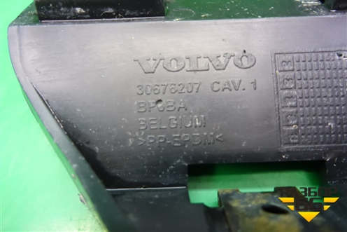 Кронштейн заднего бампера нижний (30676207) для Volvo S40 с 2004-2012г