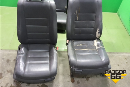 Сиденья комплект (с AIR BAG подогрев) для Volkswagen Touareg c 2002-2010г