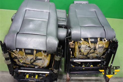 Сиденья комплект (с AIR BAG подогрев) для Volkswagen Touareg c 2002-2010г