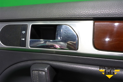 Обшивка двери передней правой под электрику (7L6867012) для Volkswagen Touareg c 2002-2010г