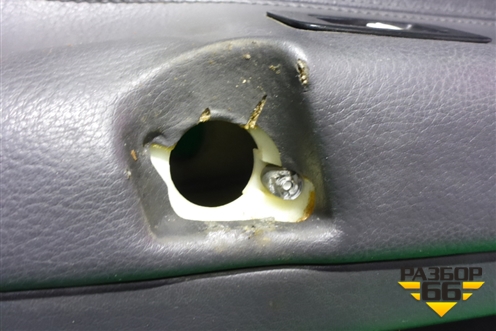 Обшивка двери передней правой под электрику (7L6867012) для Volkswagen Touareg c 2002-2010г