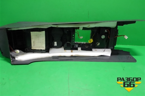 Подлокотник (7L6863243K) для Volkswagen Touareg c 2002-2010г