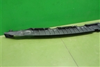Кронштейн заднего бампера центральный (7L6807863) для Volkswagen Touareg c 2002-2010г