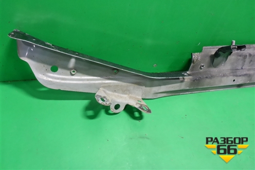 Кронштейн переднего крыла левый (7L6805175D) для Volkswagen Touareg c 2002-2010г