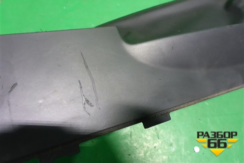Накладка внутренняя (над рулевым кожухом) (7L6419798B) для Volkswagen Touareg c 2002-2010г