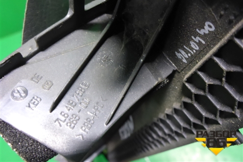 Накладка внутренняя (над рулевым кожухом) (7L6419798B) для Volkswagen Touareg c 2002-2010г