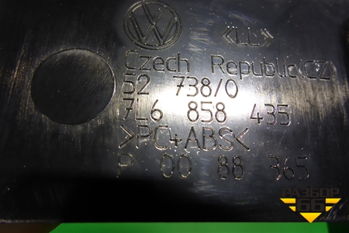 Кронштейн (щитка приборов) (7L6858435) для Volkswagen Touareg c 2002-2010г