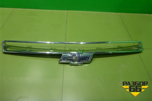 Накладка на решетку радиатора (15835087) для Chevrolet Tаhoe с 2006-2014г