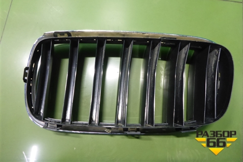 Решетка радиатора правая (7316076) для BMW X5 F15 с 2013г